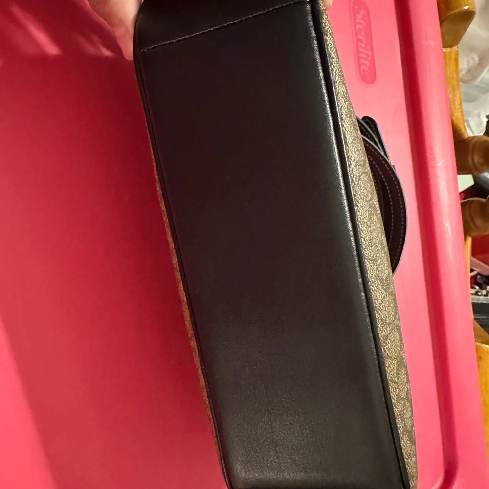 EUC Coach Terri Tan and Brown Bag - Picture 3 of 6